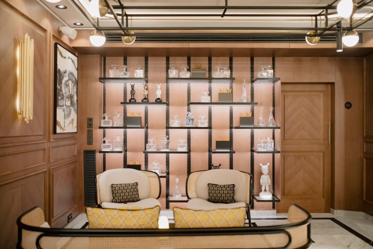Myr Palacio Vallier Βαλένθια Εξωτερικό φωτογραφία The interior of the perfume shop