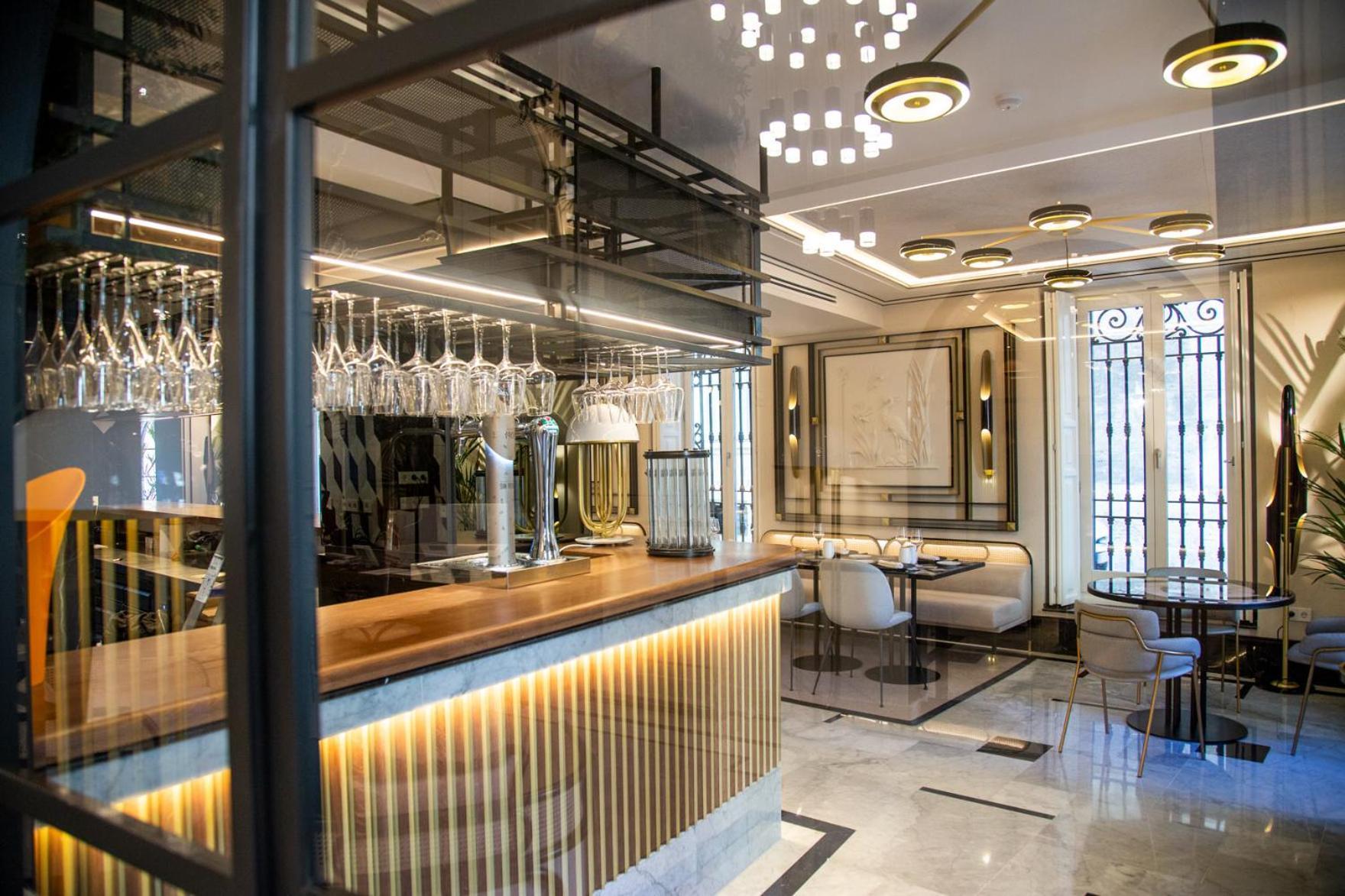 Myr Palacio Vallier Βαλένθια Εξωτερικό φωτογραφία The bar at the restaurant
