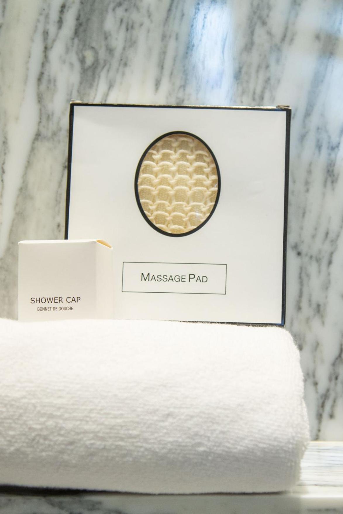 Myr Palacio Vallier Βαλένθια Δωμάτιο φωτογραφία Shower cap and massage pad