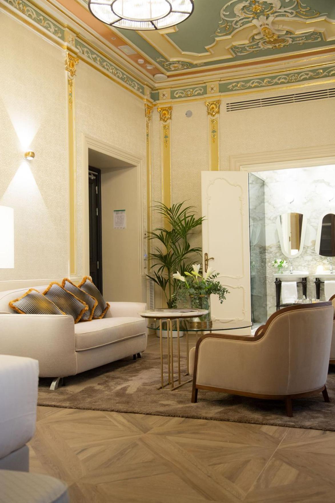 Myr Palacio Vallier Βαλένθια Δωμάτιο φωτογραφία The interior of the hotel